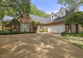 2142 LAKE PAGE DR, Collierville, Tennessee 38017, 4 Bedrooms Bedrooms, 9 Rooms Rooms,3.1 BathroomsBathrooms,Residential,For Sale,LAKE PAGE,10219509