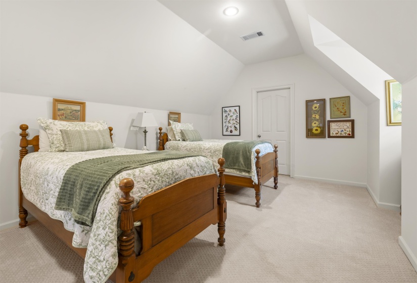 2142 LAKE PAGE DR, Collierville, Tennessee 38017, 4 Bedrooms Bedrooms, 9 Rooms Rooms,3.1 BathroomsBathrooms,Residential,For Sale,LAKE PAGE,10219509