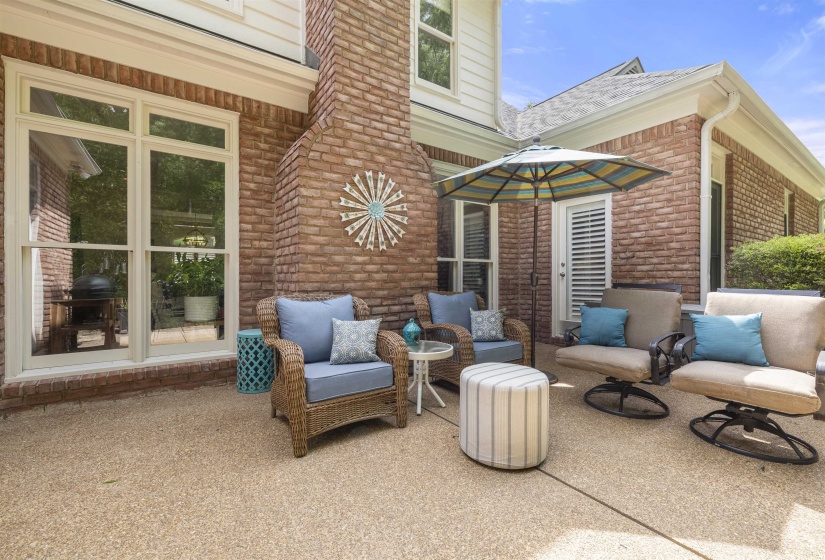 2142 LAKE PAGE DR, Collierville, Tennessee 38017, 4 Bedrooms Bedrooms, 9 Rooms Rooms,3.1 BathroomsBathrooms,Residential,For Sale,LAKE PAGE,10219509