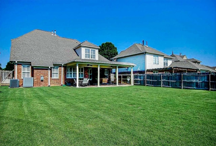 158 PORTER RUN DR, Collierville, Tennessee 38017, 4 Bedrooms Bedrooms, 8 Rooms Rooms,2.1 BathroomsBathrooms,Rental Properties,For Sale,PORTER RUN,10219567