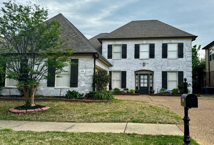 158 PORTER RUN DR, Collierville, Tennessee 38017, 4 Bedrooms Bedrooms, 8 Rooms Rooms,2.1 BathroomsBathrooms,Rental Properties,For Sale,PORTER RUN,10219567