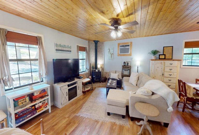 89 CR 323 RD, Iuka, Mississippi 38852, 2 Bedroom Bedrooms, 4 Room Rooms,2 BathroomBathrooms,Residential,For Sale,CR 323,0,10206057