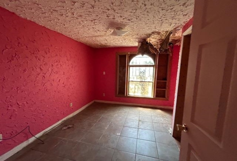 386 MCFARLAND DR, Memphis, Tennessee 38109, 3 Bedroom Bedrooms, 6 Room Rooms,2 BathroomBathrooms,Residential,For Sale,MCFARLAND,0,10219517