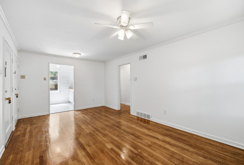 2997 WALNUT GROVE RD, Memphis, Tennessee 38111, 2 Bedroom Bedrooms, 5 Room Rooms,1 BathroomBathrooms,Residential,For Sale,WALNUT GROVE,0,10219521