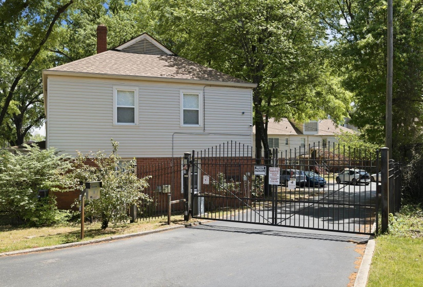 2997 WALNUT GROVE RD, Memphis, Tennessee 38111, 2 Bedroom Bedrooms, 5 Room Rooms,1 BathroomBathrooms,Residential,For Sale,WALNUT GROVE,0,10219521
