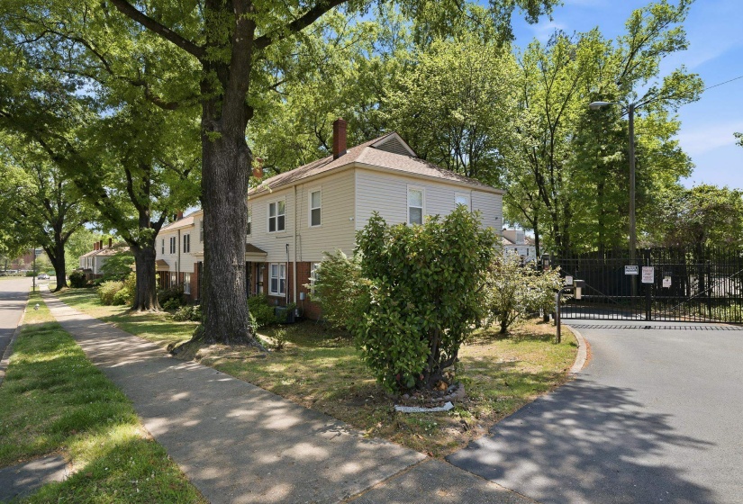 2997 WALNUT GROVE RD, Memphis, Tennessee 38111, 2 Bedroom Bedrooms, 5 Room Rooms,1 BathroomBathrooms,Residential,For Sale,WALNUT GROVE,0,10219521