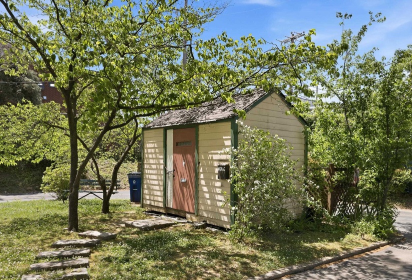 2997 WALNUT GROVE RD, Memphis, Tennessee 38111, 2 Bedroom Bedrooms, 5 Room Rooms,1 BathroomBathrooms,Residential,For Sale,WALNUT GROVE,0,10219521