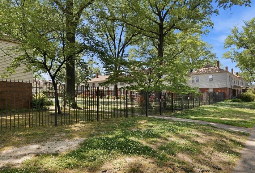 2997 WALNUT GROVE RD, Memphis, Tennessee 38111, 2 Bedroom Bedrooms, 5 Room Rooms,1 BathroomBathrooms,Residential,For Sale,WALNUT GROVE,0,10219521
