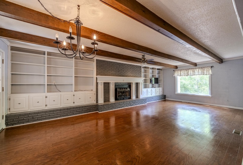 101 BOB ST, Selmer, Tennessee 38375, 4 Bedrooms Bedrooms, 13 Rooms Rooms,2.2 BathroomsBathrooms,Residential,For Sale,BOB,10219569