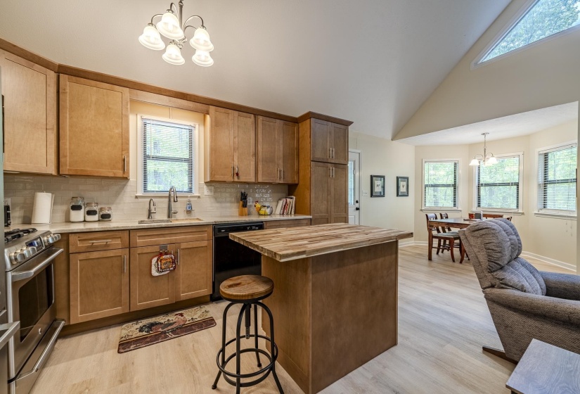 325 MURRAY LN, Counce, Tennessee 38326, 3 Bedrooms Bedrooms, 5 Rooms Rooms,2 BathroomsBathrooms,Residential,For Sale,MURRAY,10219589