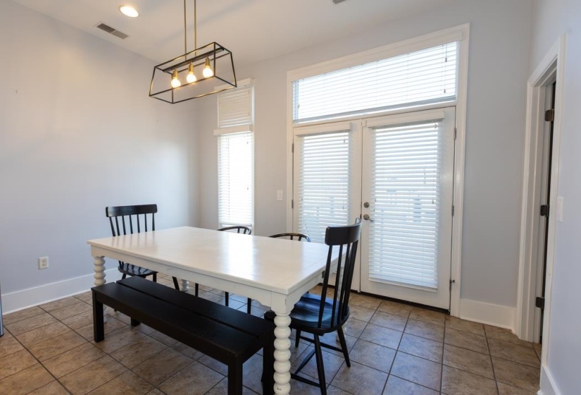 616 DENMARK DR, Memphis, Tennessee 38103, 3 Bedrooms Bedrooms, 6 Rooms Rooms,3.1 BathroomsBathrooms,Residential,For Sale,DENMARK,10219595