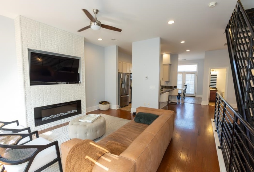 616 DENMARK DR, Memphis, Tennessee 38103, 3 Bedrooms Bedrooms, 6 Rooms Rooms,3.1 BathroomsBathrooms,Residential,For Sale,DENMARK,10219595