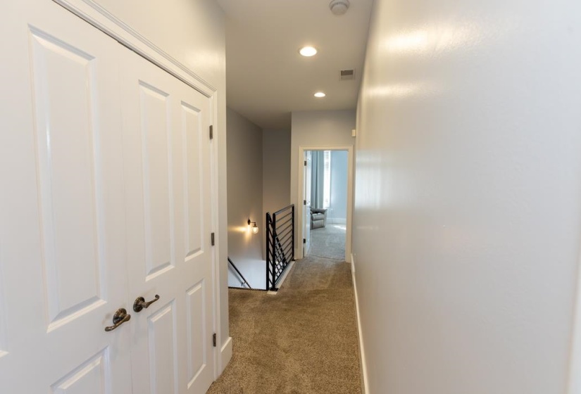 616 DENMARK DR, Memphis, Tennessee 38103, 3 Bedrooms Bedrooms, 6 Rooms Rooms,3.1 BathroomsBathrooms,Residential,For Sale,DENMARK,10219595