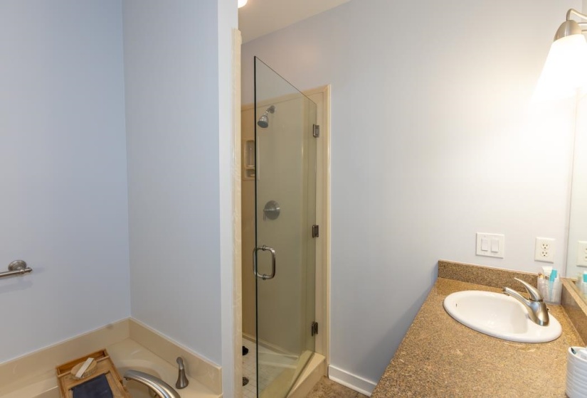 616 DENMARK DR, Memphis, Tennessee 38103, 3 Bedrooms Bedrooms, 6 Rooms Rooms,3.1 BathroomsBathrooms,Residential,For Sale,DENMARK,10219595