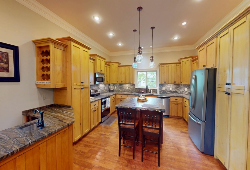 65 BOULDER RIDGE RD, Savannah, Tennessee 38372, 4 Bedroom Bedrooms, 12 Room Rooms,3.1 BathroomBathrooms,Residential,For Sale,BOULDER RIDGE,0,10219610