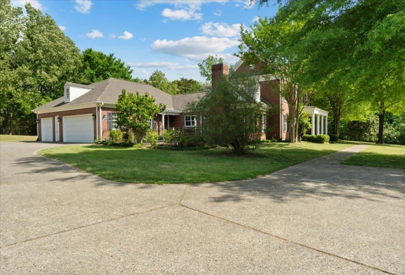 5264 CHAPPEL CV, Olive Branch, Mississippi 38654-9556, 5 Bedrooms Bedrooms, 10 Rooms Rooms,4.1 BathroomsBathrooms,Residential,For Sale,CHAPPEL,10219611