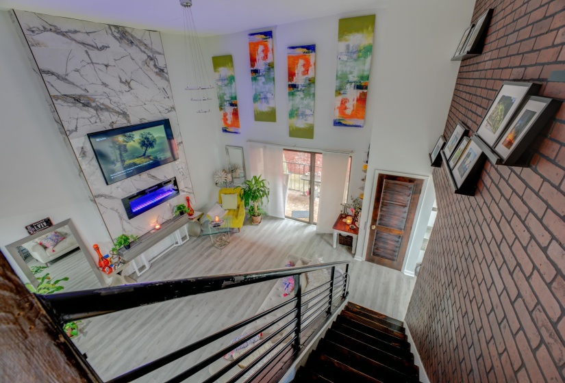 107 FRONT ST, Memphis, Tennessee 38103, 2 Bedrooms Bedrooms, 5 Rooms Rooms,1 BathroomBathrooms,Rental Properties,For Sale,FRONT,10173824