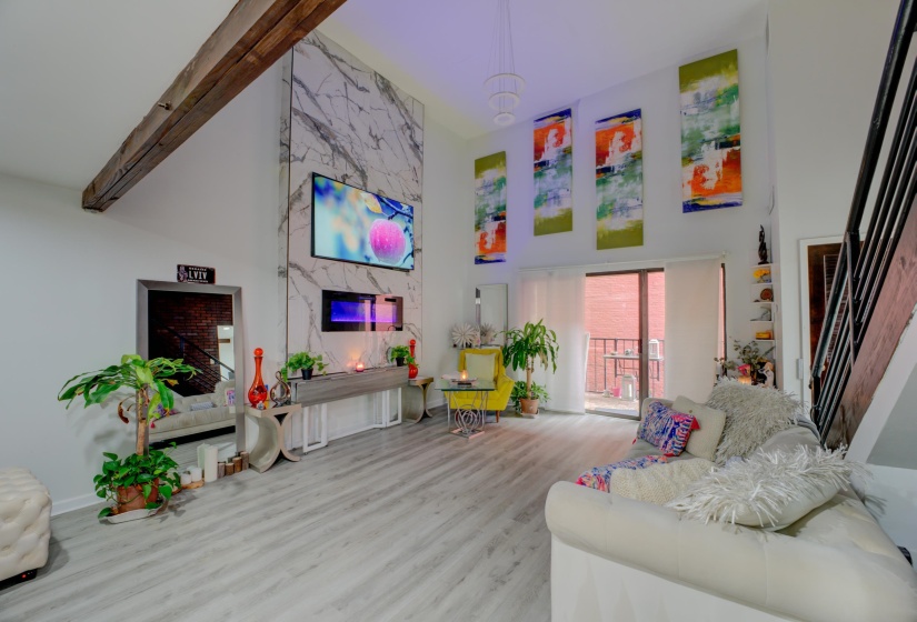 107 FRONT ST, Memphis, Tennessee 38103, 2 Bedrooms Bedrooms, 5 Rooms Rooms,1 BathroomBathrooms,Rental Properties,For Sale,FRONT,10173824