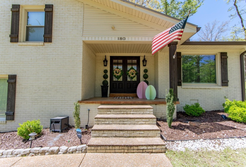 180 HORNER DR, Selmer, Tennessee 38375, 4 Bedroom Bedrooms, 10 Room Rooms,2 BathroomBathrooms,Residential,For Sale,HORNER,0,10219614