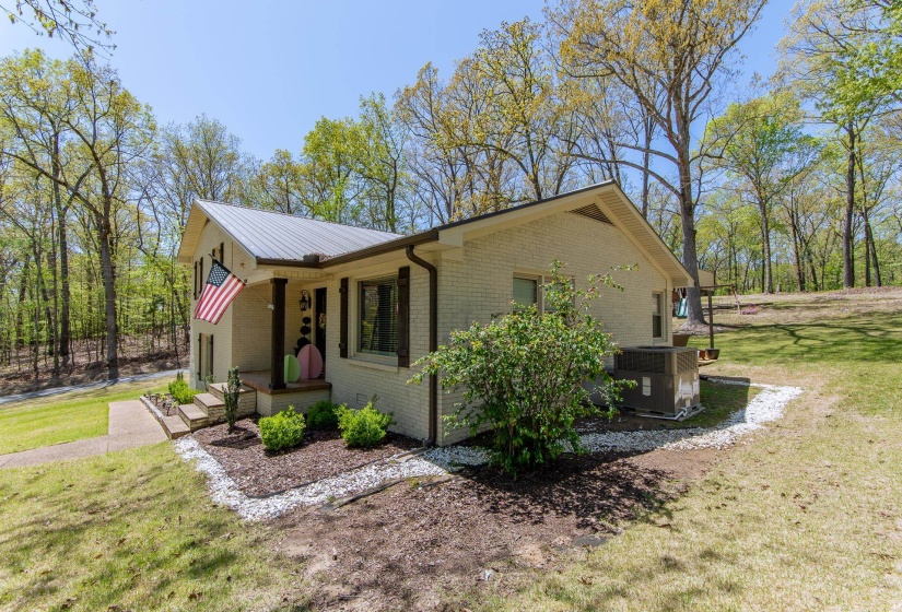 180 HORNER DR, Selmer, Tennessee 38375, 4 Bedroom Bedrooms, 10 Room Rooms,2 BathroomBathrooms,Residential,For Sale,HORNER,0,10219614