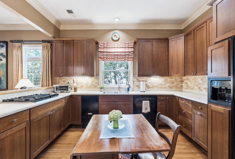 3200 CLUB TOWER DR, Memphis, Tennessee 38111, 4 Bedrooms Bedrooms, 8 Rooms Rooms,3.1 BathroomsBathrooms,Residential,For Sale,CLUB TOWER,10219617