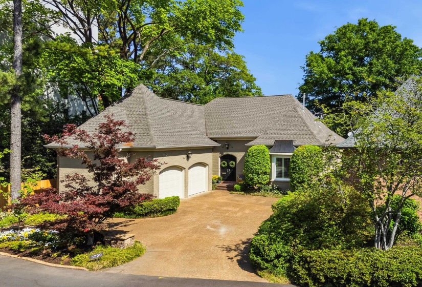 3200 CLUB TOWER DR, Memphis, Tennessee 38111, 4 Bedrooms Bedrooms, 8 Rooms Rooms,3.1 BathroomsBathrooms,Residential,For Sale,CLUB TOWER,10219617