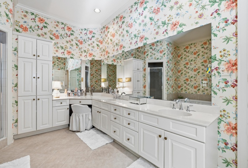 3200 CLUB TOWER DR, Memphis, Tennessee 38111, 4 Bedrooms Bedrooms, 8 Rooms Rooms,3.1 BathroomsBathrooms,Residential,For Sale,CLUB TOWER,10219617