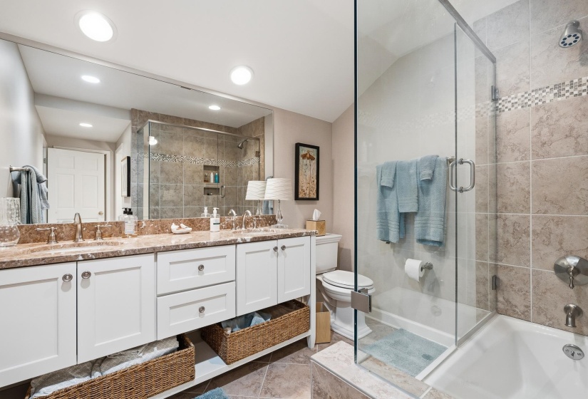 3200 CLUB TOWER DR, Memphis, Tennessee 38111, 4 Bedrooms Bedrooms, 8 Rooms Rooms,3.1 BathroomsBathrooms,Residential,For Sale,CLUB TOWER,10219617