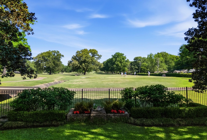 3200 CLUB TOWER DR, Memphis, Tennessee 38111, 4 Bedrooms Bedrooms, 8 Rooms Rooms,3.1 BathroomsBathrooms,Residential,For Sale,CLUB TOWER,10219617