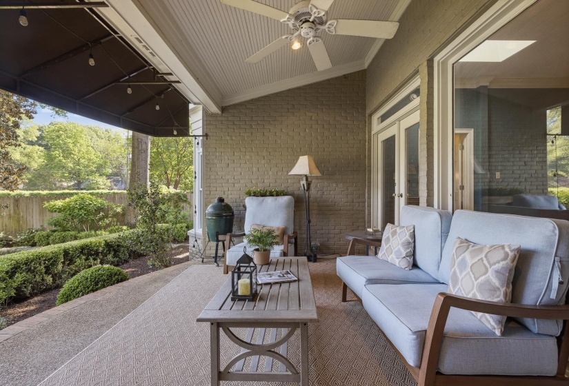 3200 CLUB TOWER DR, Memphis, Tennessee 38111, 4 Bedrooms Bedrooms, 8 Rooms Rooms,3.1 BathroomsBathrooms,Residential,For Sale,CLUB TOWER,10219617