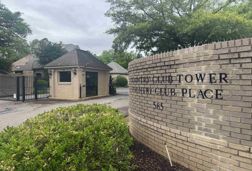 3200 CLUB TOWER DR, Memphis, Tennessee 38111, 4 Bedrooms Bedrooms, 8 Rooms Rooms,3.1 BathroomsBathrooms,Residential,For Sale,CLUB TOWER,10219617