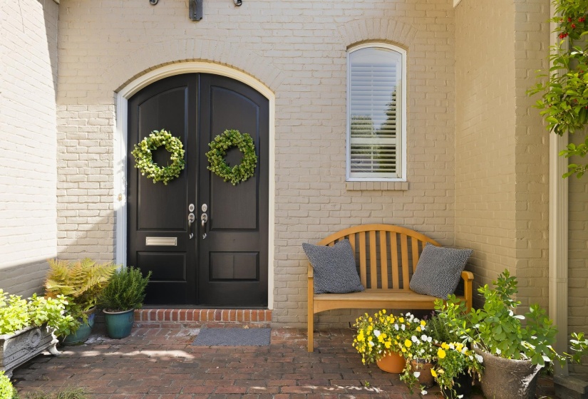 3200 CLUB TOWER DR, Memphis, Tennessee 38111, 4 Bedrooms Bedrooms, 8 Rooms Rooms,3.1 BathroomsBathrooms,Residential,For Sale,CLUB TOWER,10219617