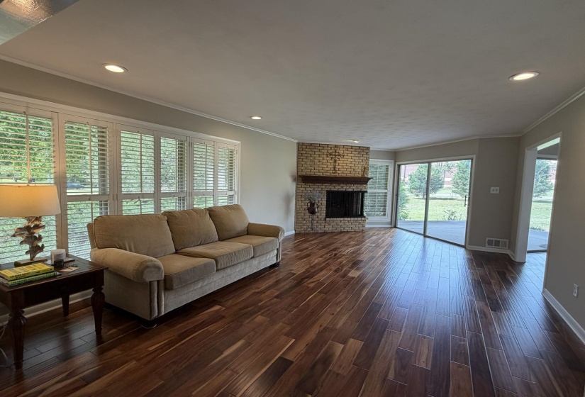 544 PETERSON LAKE RD, Collierville, Tennessee 38017, 6 Bedrooms Bedrooms, 12 Rooms Rooms,3.1 BathroomsBathrooms,Residential,For Sale,PETERSON LAKE,10219618