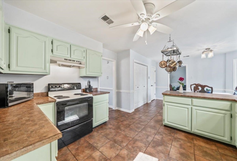 415 VALLEYWOOD CV, Collierville, Tennessee 38017, 4 Bedrooms Bedrooms, 7 Rooms Rooms,2.1 BathroomsBathrooms,Residential,For Sale,VALLEYWOOD,10219620