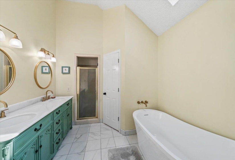 415 VALLEYWOOD CV, Collierville, Tennessee 38017, 4 Bedrooms Bedrooms, 7 Rooms Rooms,2.1 BathroomsBathrooms,Residential,For Sale,VALLEYWOOD,10219620