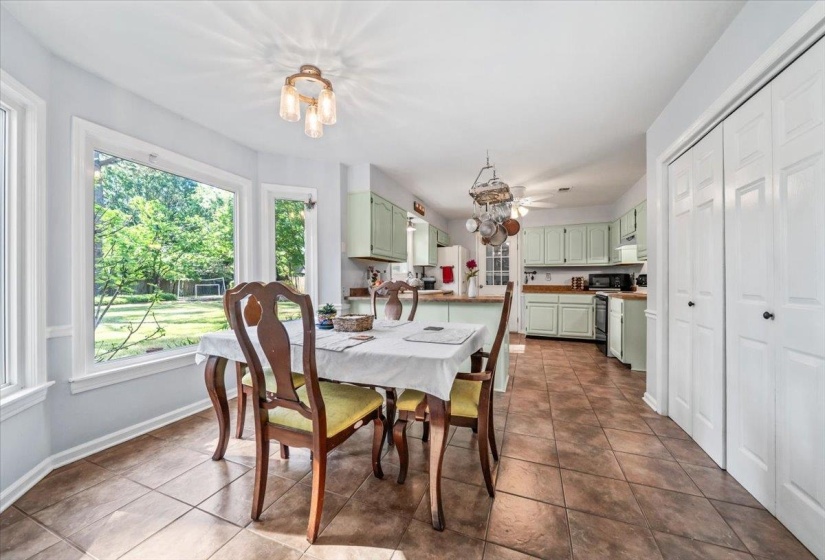 415 VALLEYWOOD CV, Collierville, Tennessee 38017, 4 Bedrooms Bedrooms, 7 Rooms Rooms,2.1 BathroomsBathrooms,Residential,For Sale,VALLEYWOOD,10219620