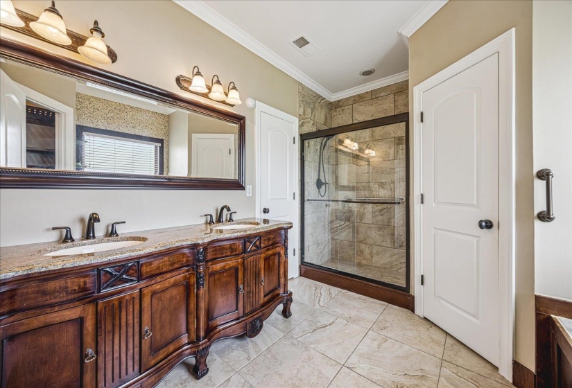 8926 VALLEY MILL LN, Bartlett, Tennessee 38002, 4 Bedrooms Bedrooms, 15 Rooms Rooms,3 BathroomsBathrooms,Residential,For Sale,VALLEY MILL,10219622