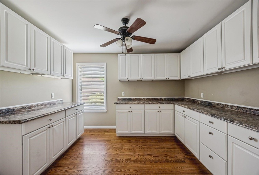 8926 VALLEY MILL LN, Bartlett, Tennessee 38002, 4 Bedrooms Bedrooms, 15 Rooms Rooms,3 BathroomsBathrooms,Residential,For Sale,VALLEY MILL,10219622