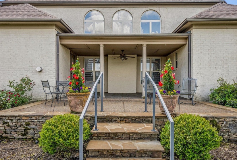 8926 VALLEY MILL LN, Bartlett, Tennessee 38002, 4 Bedrooms Bedrooms, 15 Rooms Rooms,3 BathroomsBathrooms,Residential,For Sale,VALLEY MILL,10219622