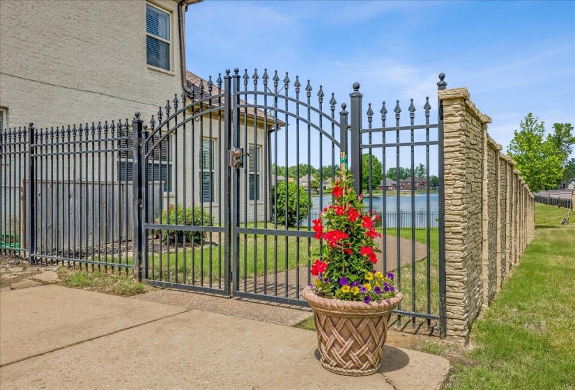 8926 VALLEY MILL LN, Bartlett, Tennessee 38002, 4 Bedrooms Bedrooms, 15 Rooms Rooms,3 BathroomsBathrooms,Residential,For Sale,VALLEY MILL,10219622