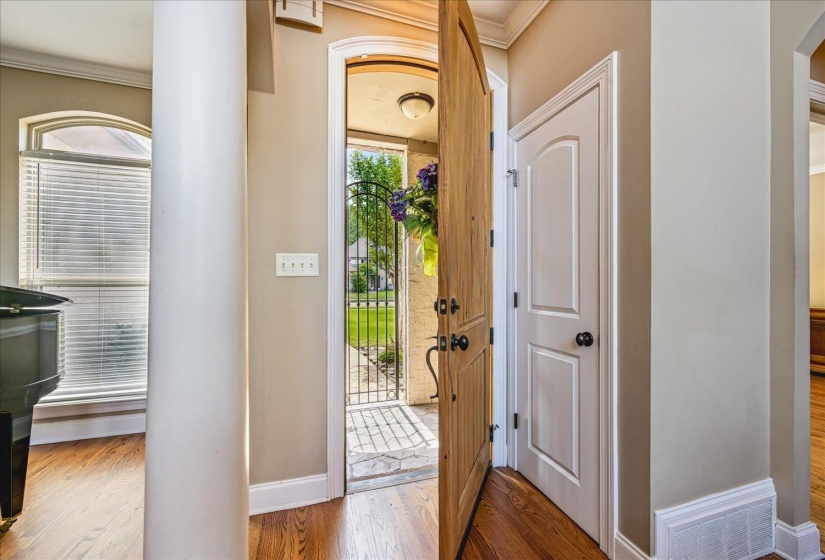 8926 VALLEY MILL LN, Bartlett, Tennessee 38002, 4 Bedrooms Bedrooms, 15 Rooms Rooms,3 BathroomsBathrooms,Residential,For Sale,VALLEY MILL,10219622