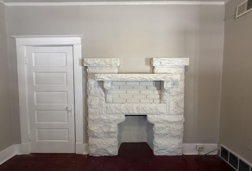 Detailed view of crown molding