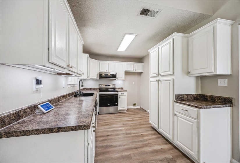 7828 CHANEY LN, Bartlett, Tennessee 38133, 4 Bedrooms Bedrooms, 7 Rooms Rooms,2.1 BathroomsBathrooms,Residential,For Sale,CHANEY,10219624