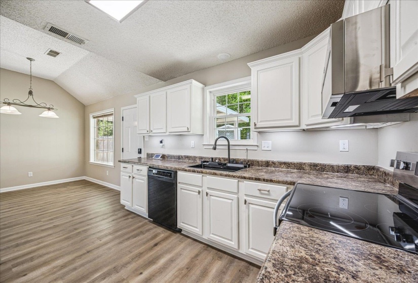 7828 CHANEY LN, Bartlett, Tennessee 38133, 4 Bedrooms Bedrooms, 7 Rooms Rooms,2.1 BathroomsBathrooms,Residential,For Sale,CHANEY,10219624