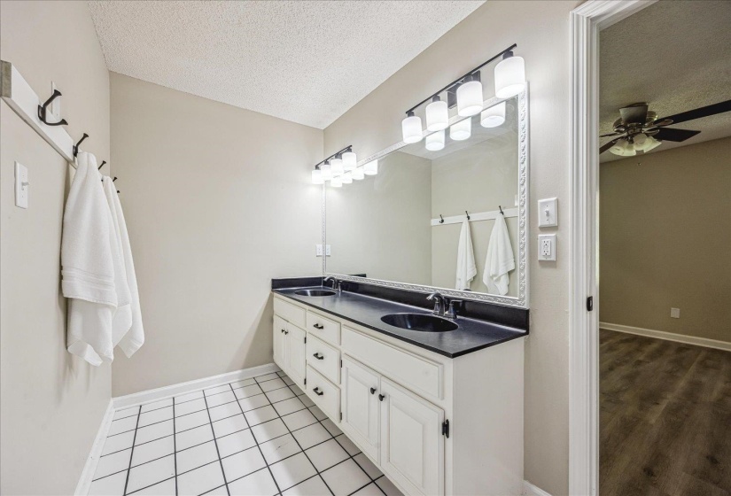 7828 CHANEY LN, Bartlett, Tennessee 38133, 4 Bedrooms Bedrooms, 7 Rooms Rooms,2.1 BathroomsBathrooms,Residential,For Sale,CHANEY,10219624