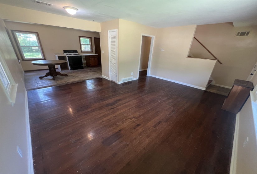 3486 STEELE ST, Memphis, Tennessee 38127, 5 Bedrooms Bedrooms, 8 Rooms Rooms,1.1 BathroomsBathrooms,Residential,For Sale,STEELE,10219640