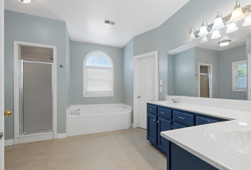 285 GREAT FALLS RD, Collierville, Tennessee 38017, 4 Bedrooms Bedrooms, 8 Rooms Rooms,3 BathroomsBathrooms,Residential,For Sale,GREAT FALLS,10219643