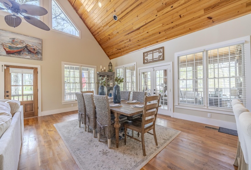 40 GENTLE RIDGE WAY, Savannah, Tennessee 38372, 3 Bedrooms Bedrooms, 8 Rooms Rooms,2 BathroomsBathrooms,Residential,For Sale,GENTLE RIDGE,10219649