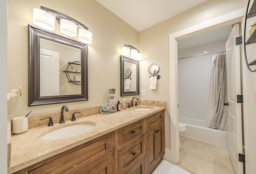 40 GENTLE RIDGE WAY, Savannah, Tennessee 38372, 3 Bedrooms Bedrooms, 8 Rooms Rooms,2 BathroomsBathrooms,Residential,For Sale,GENTLE RIDGE,10219649