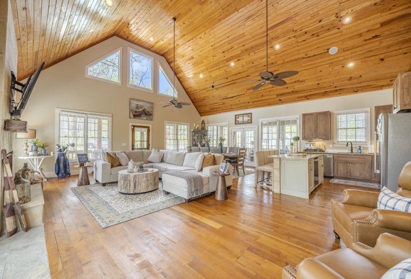 40 GENTLE RIDGE WAY, Savannah, Tennessee 38372, 3 Bedrooms Bedrooms, 8 Rooms Rooms,2 BathroomsBathrooms,Residential,For Sale,GENTLE RIDGE,10219649